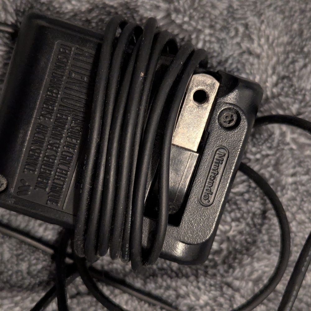 Nintendo Game Boy Micro With Original Charger - Picture 4 of 10